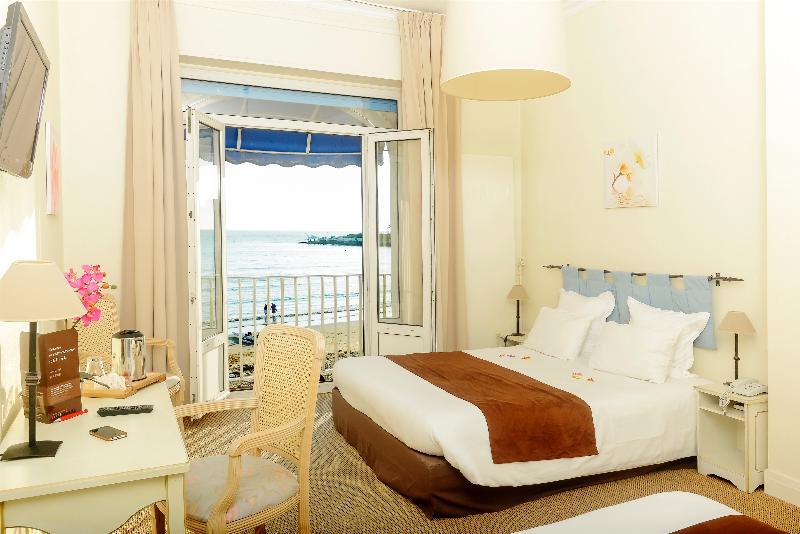 Cerise Royan - Le Grand Hotel De La Plage Exterior photo